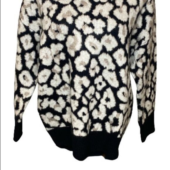 Vince Camuto NWT leopard/ cheetah animal print crew neck sweater size M - Picture 12 of 16